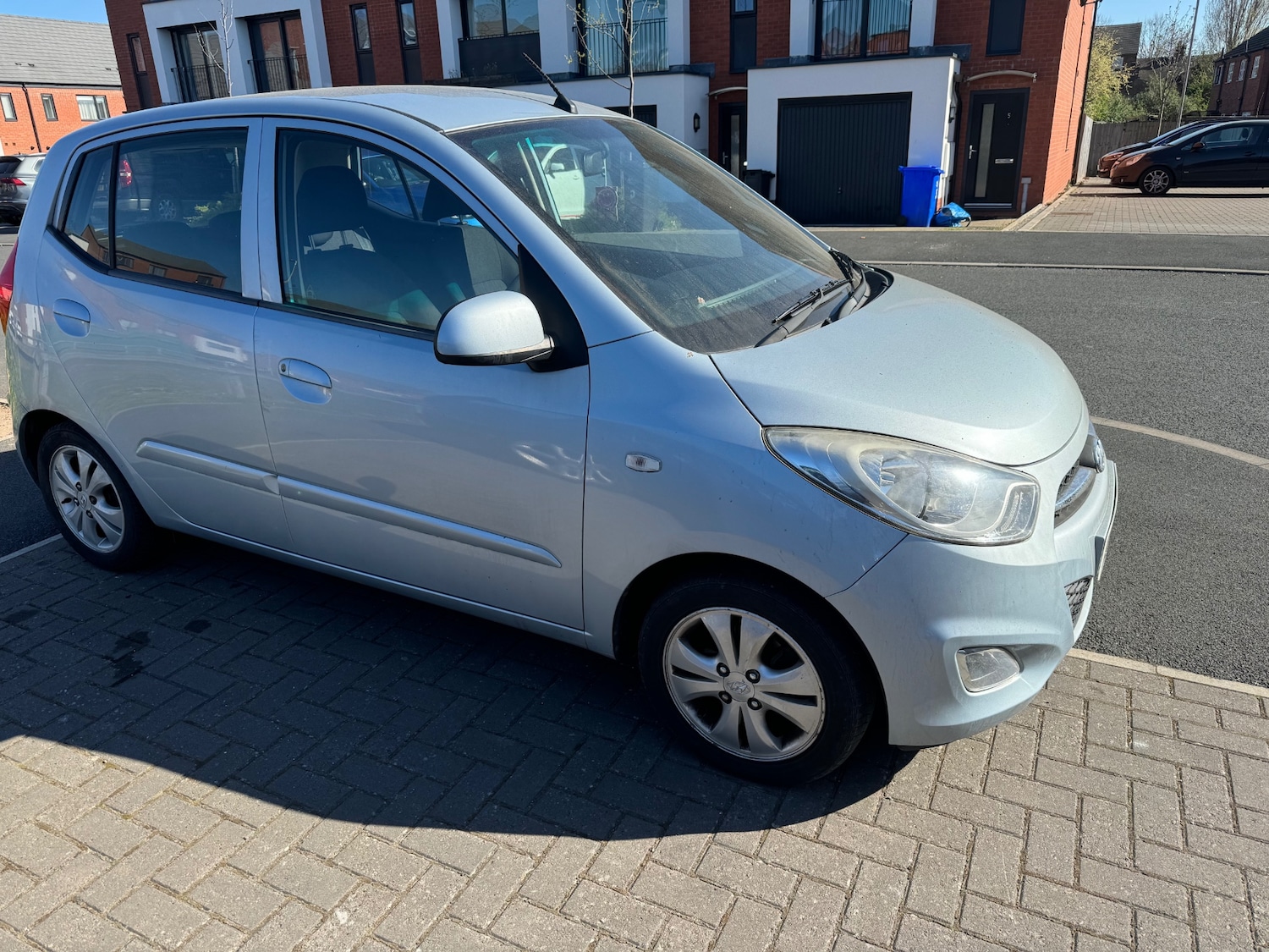 Used Hyundai i10 2011 for sale - 76427850: Photo 11
