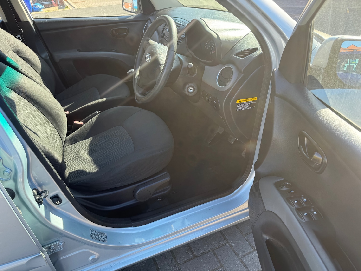 Used Hyundai i10 2011 for sale - 76427850: Photo 15