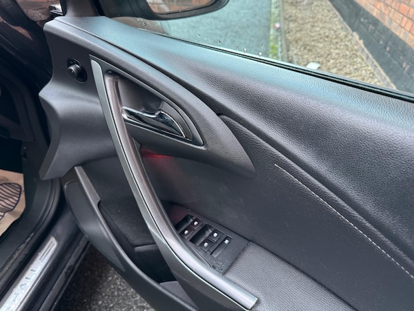 Used Vauxhall Astra 2012 for sale - 73705943: Photo 17