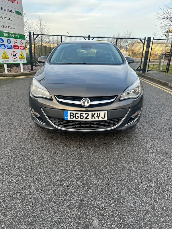 Used Vauxhall Astra 2012 for sale - 73705943: Photo 3