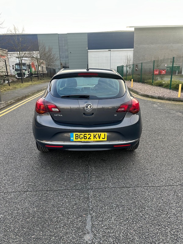Used Vauxhall Astra 2012 for sale - 73705943: Photo 4