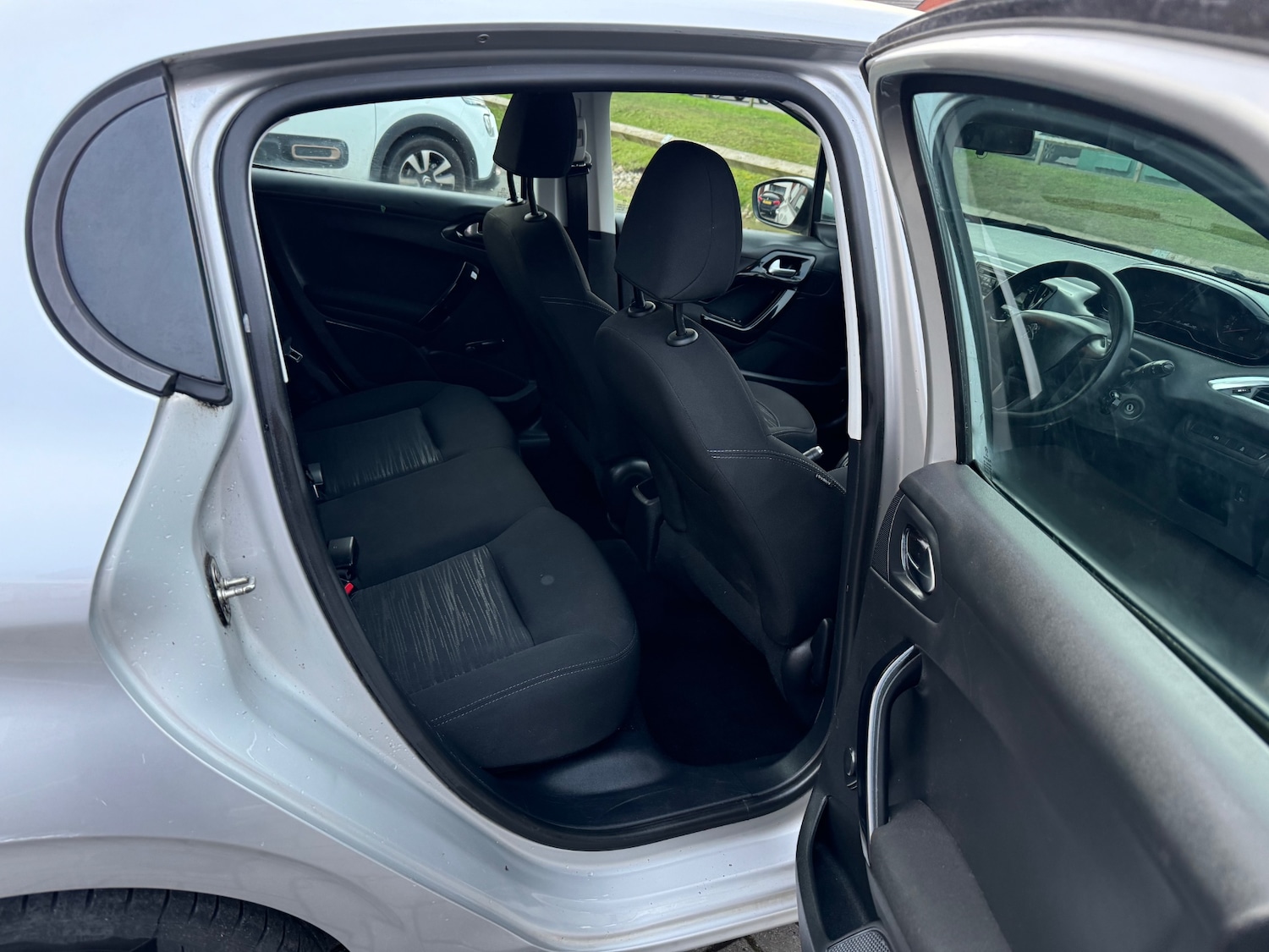 Used Peugeot 208 2013 for sale - 77099994: Photo 15