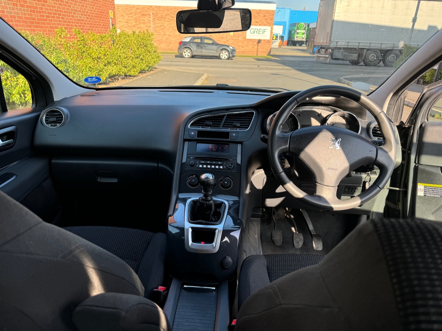 Used Peugeot 5008 2012 for sale - 77159637: Photo 18