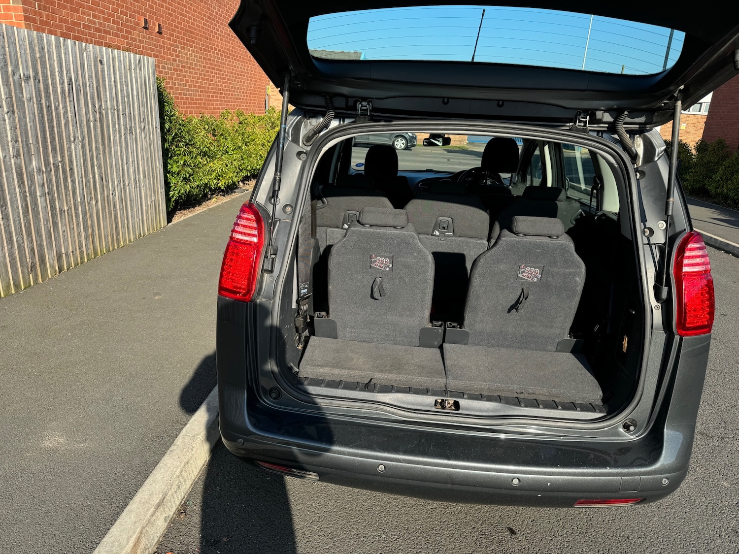 Used Peugeot 5008 2012 for sale - 77159637: Photo 2