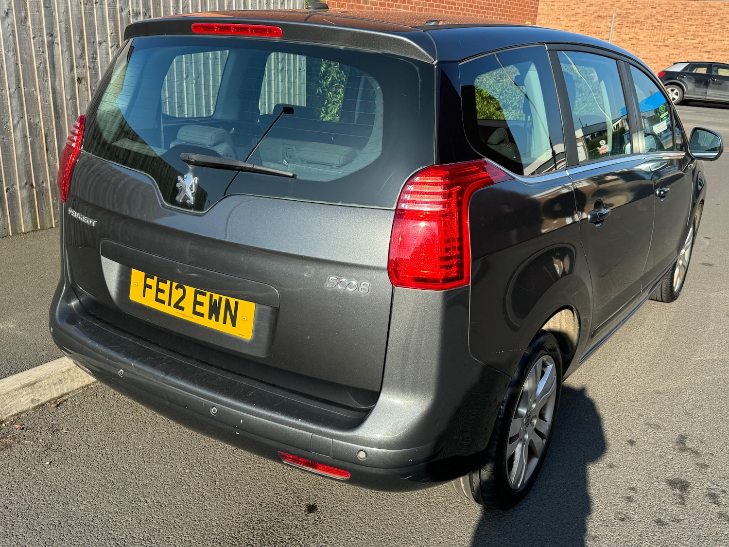 Used Peugeot 5008 2012 for sale - 77159637: Photo 5