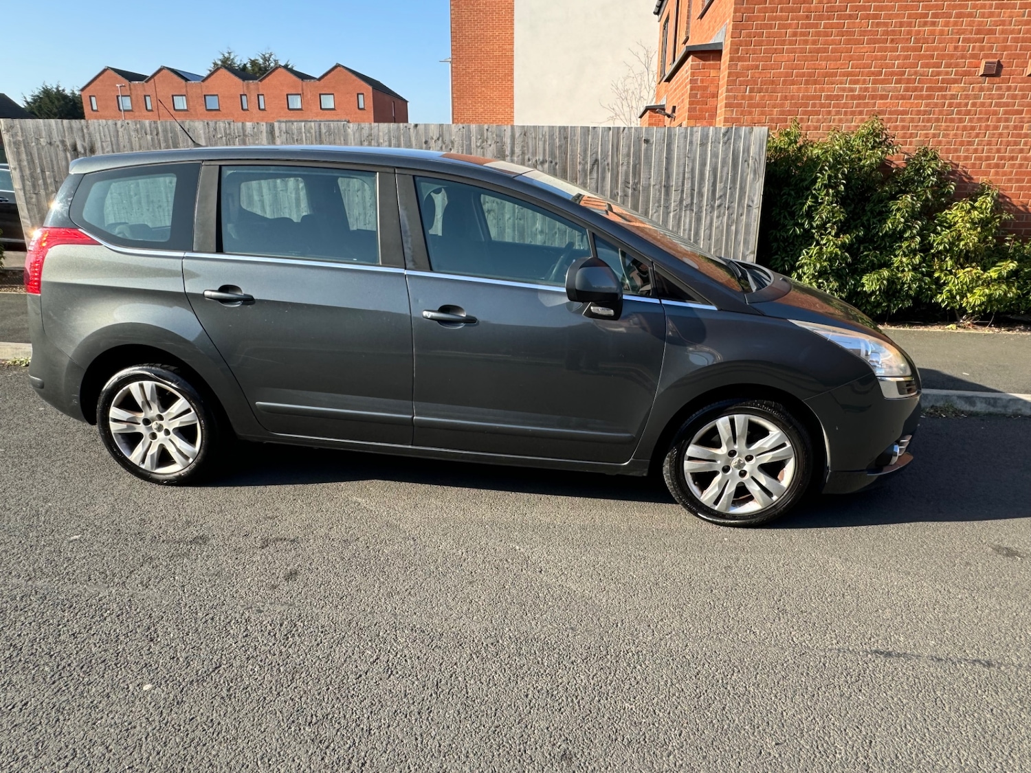 Used Peugeot 5008 2012 for sale - 77159637: Photo 6
