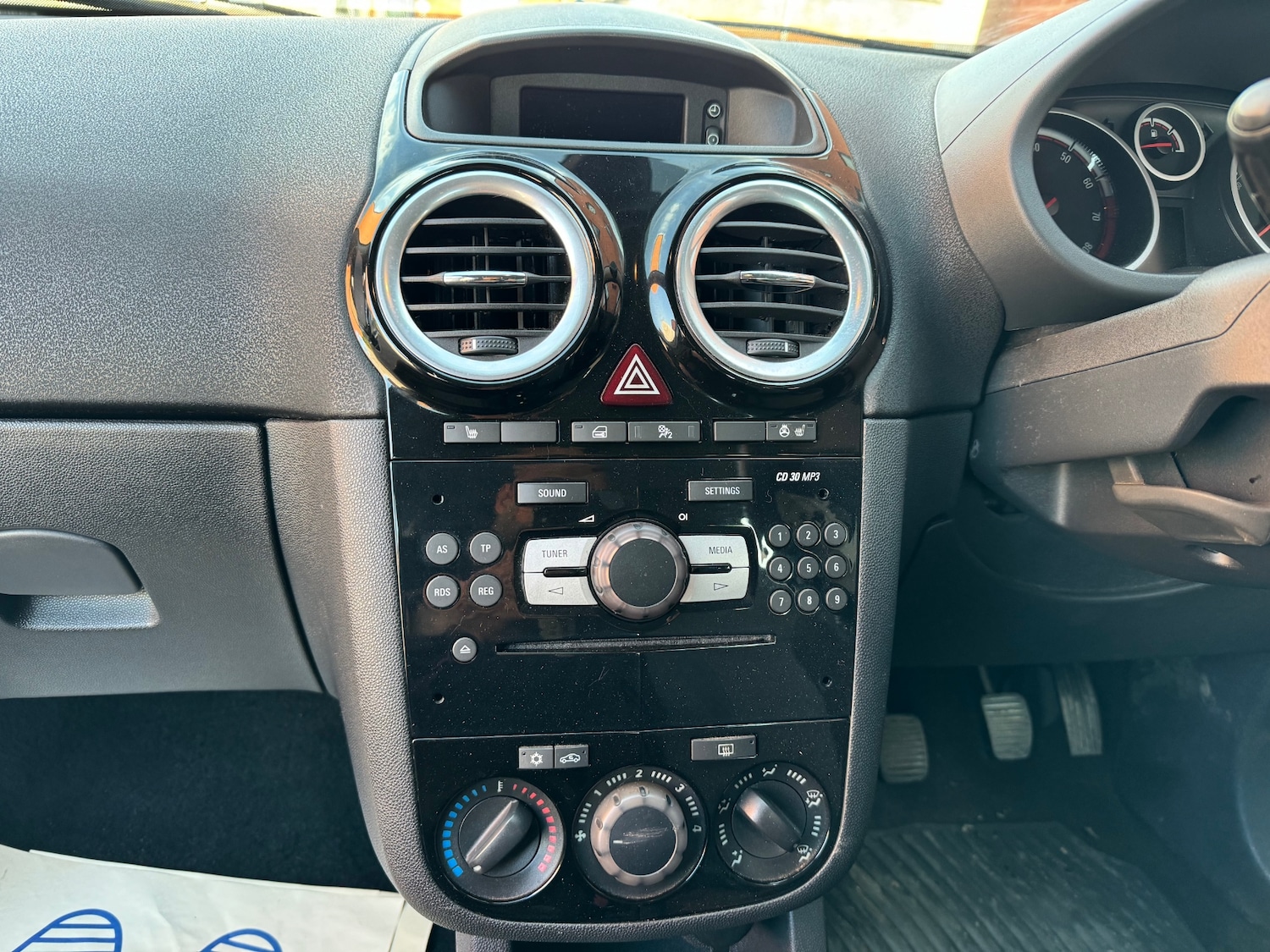 Used Vauxhall Corsa 2013 for sale - 76426690: Photo 9