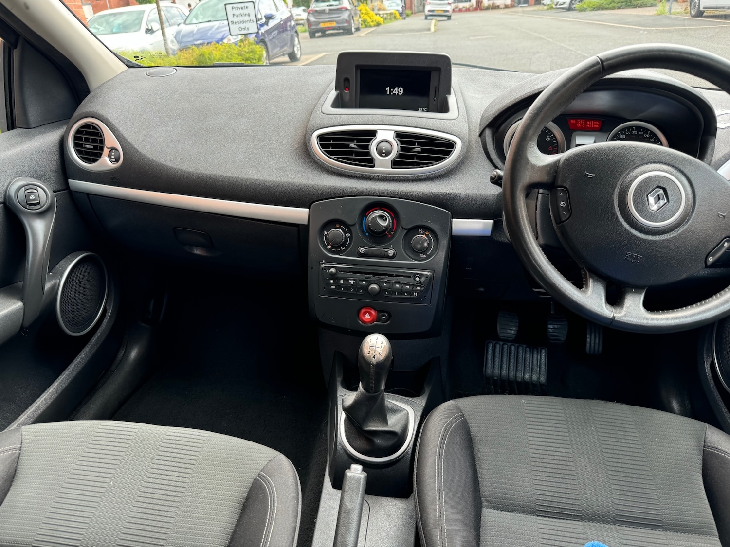 Used Renault Clio 2011 for sale - 76696258: Photo 10