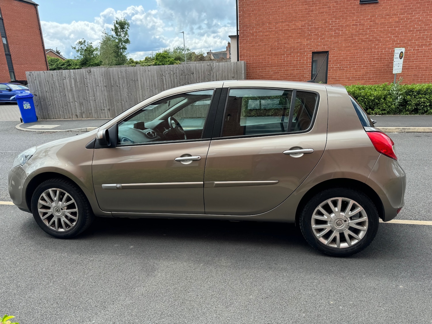 Used Renault Clio 2011 for sale - 76696258: Photo 12