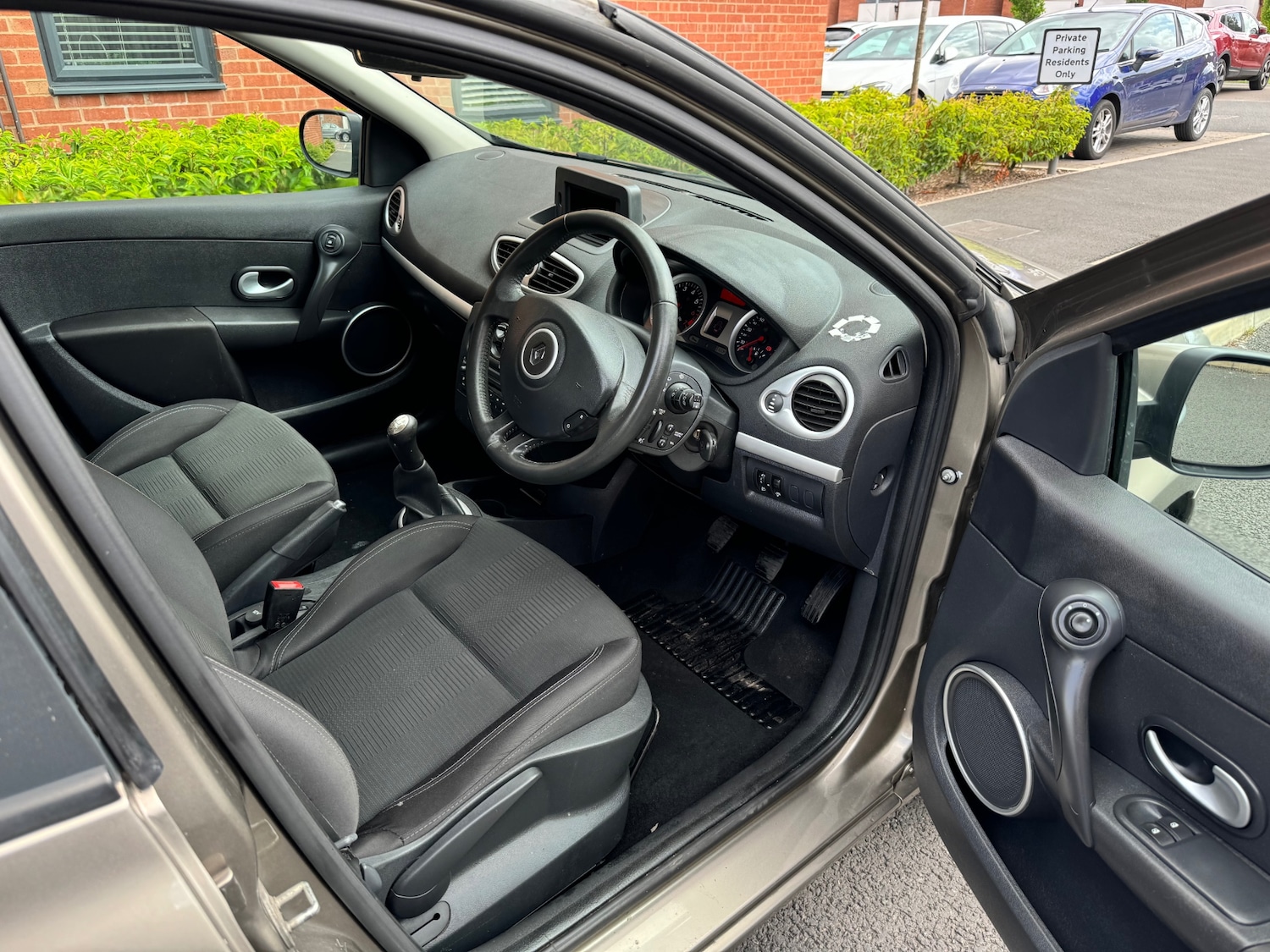 Used Renault Clio 2011 for sale - 76696258: Photo 14