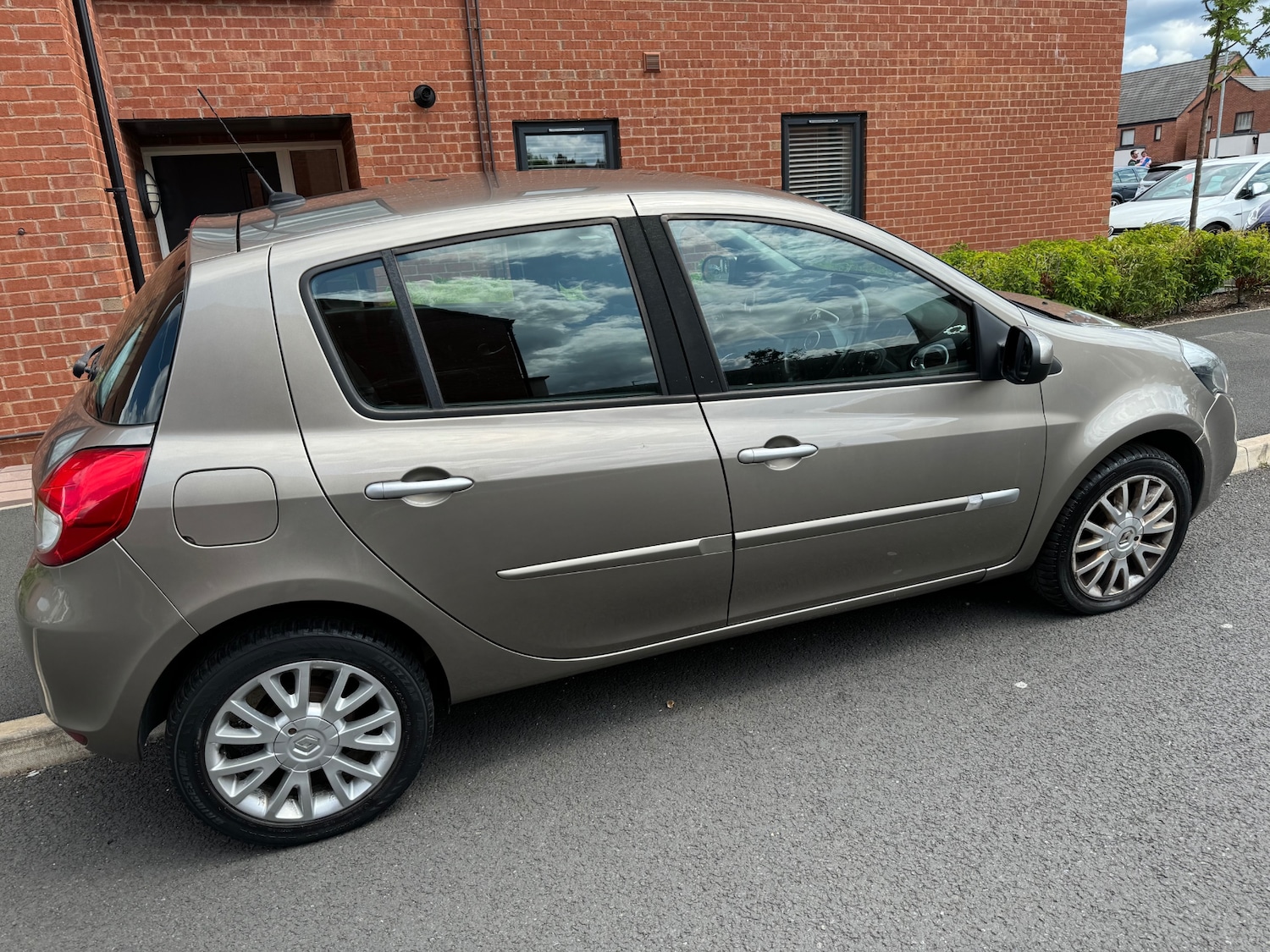 Used Renault Clio 2011 for sale - 76696258: Photo 5