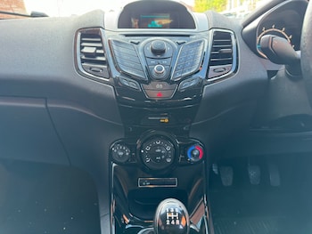 Used Ford Fiesta 2013 for sale - 77012963: Photo