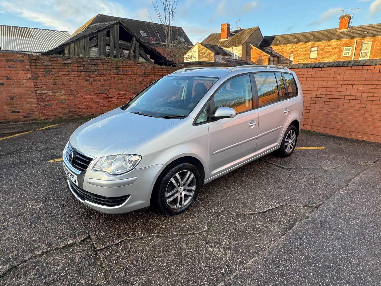 Used Volkswagen Touran 2009 for sale - 77450610: Photo 10