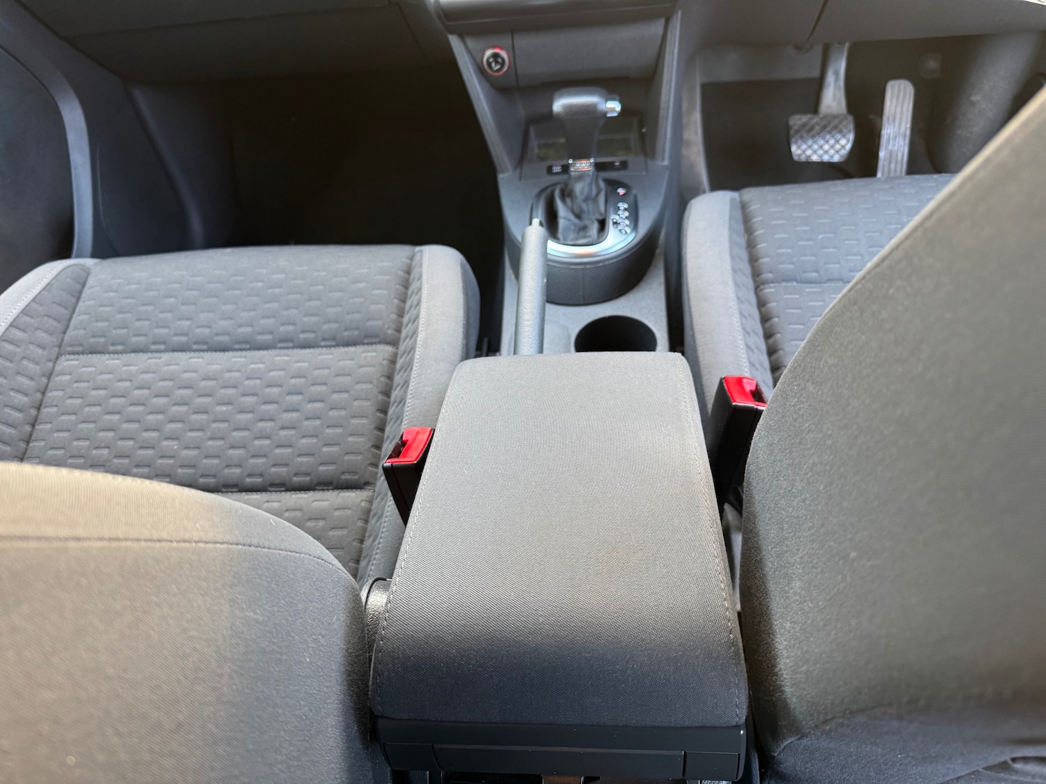 Used Volkswagen Touran 2009 for sale - 77450610: Photo 16