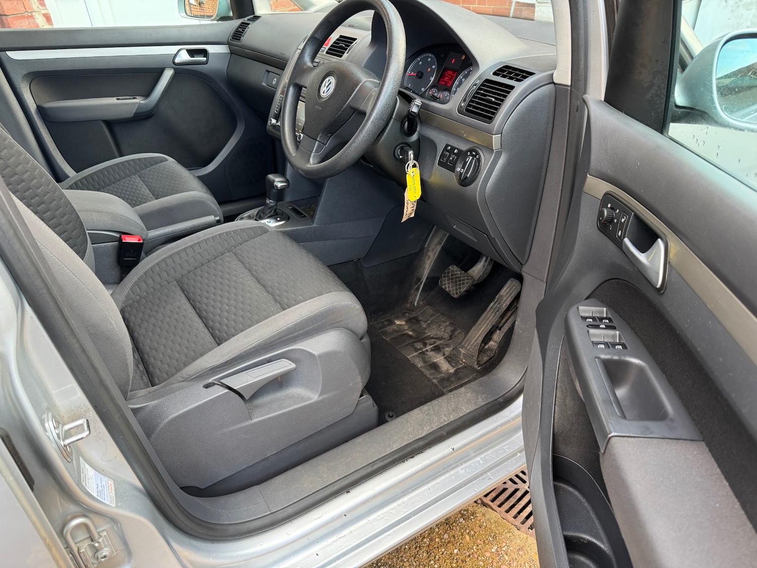 Used Volkswagen Touran 2009 for sale - 77450610: Photo 20