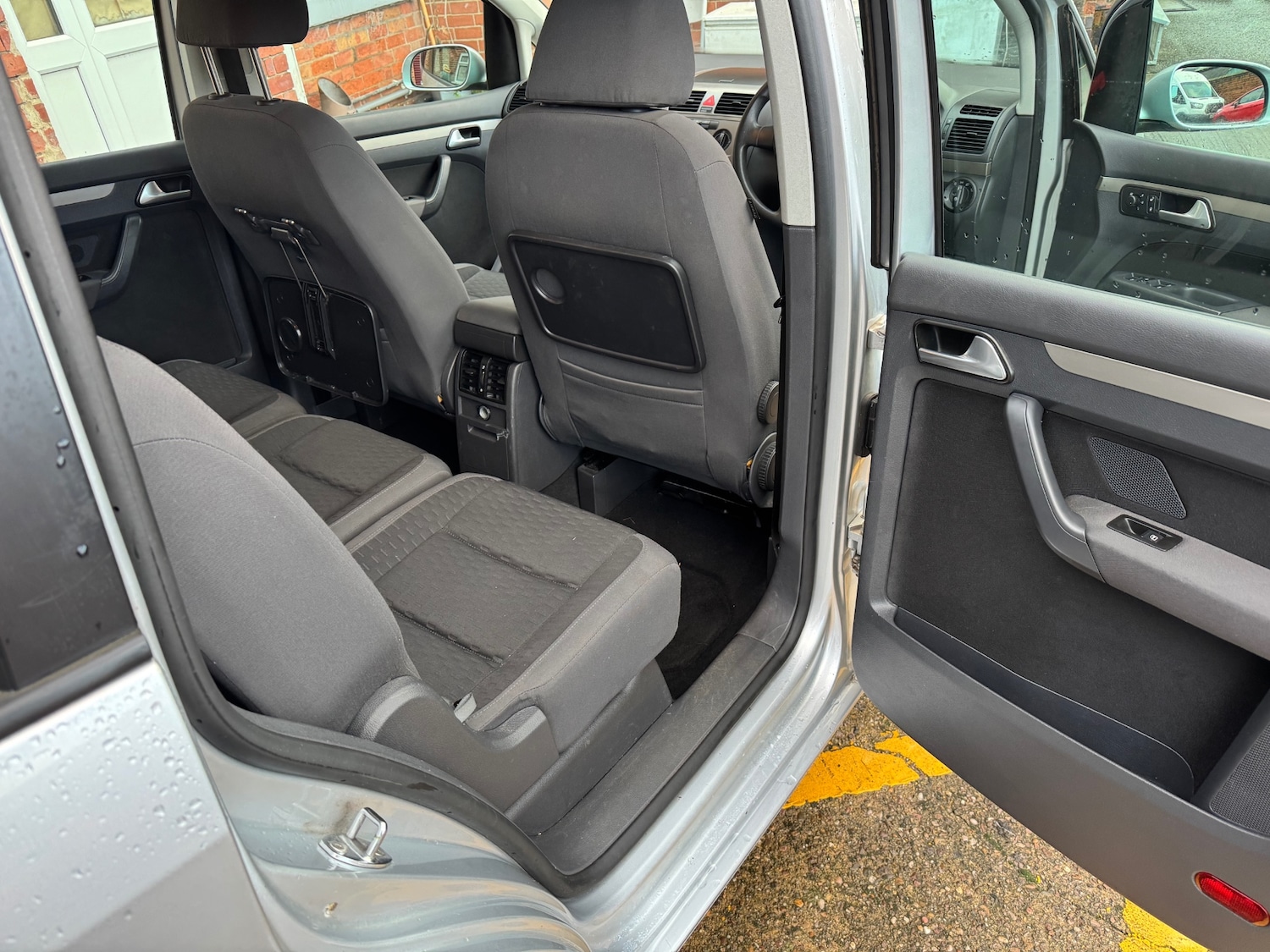 Used Volkswagen Touran 2009 for sale - 77450610: Photo 22