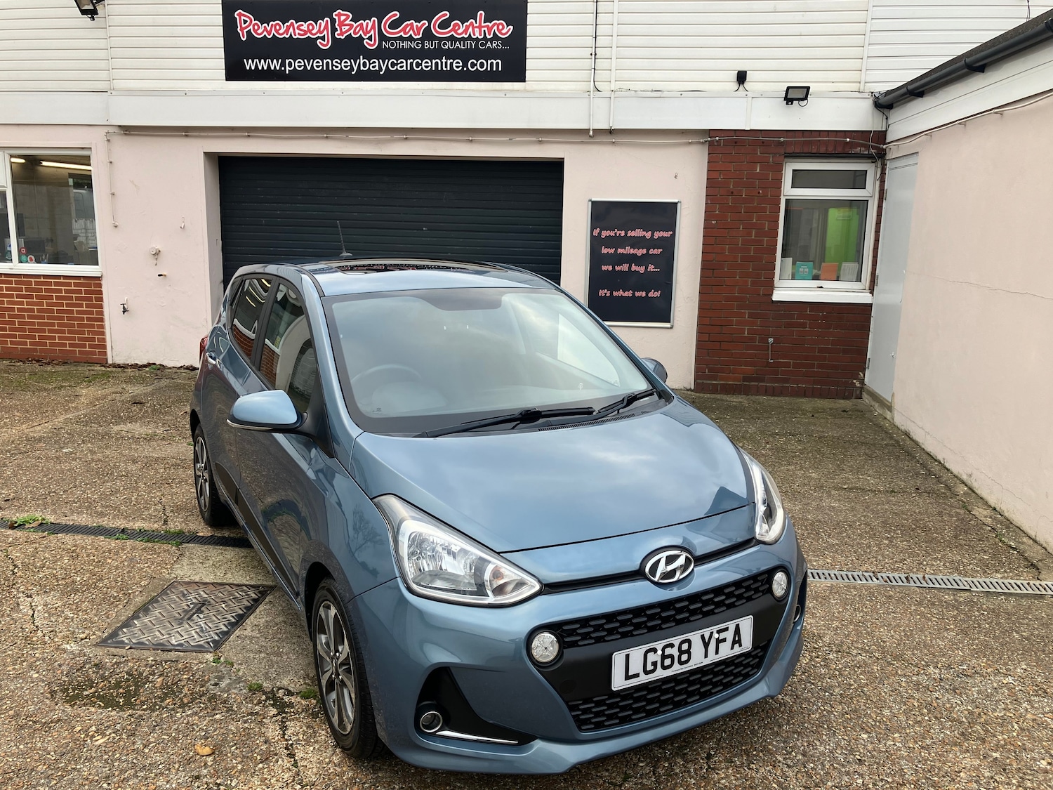 Used Hyundai i10 2018 for sale - 76526926: Photo 1