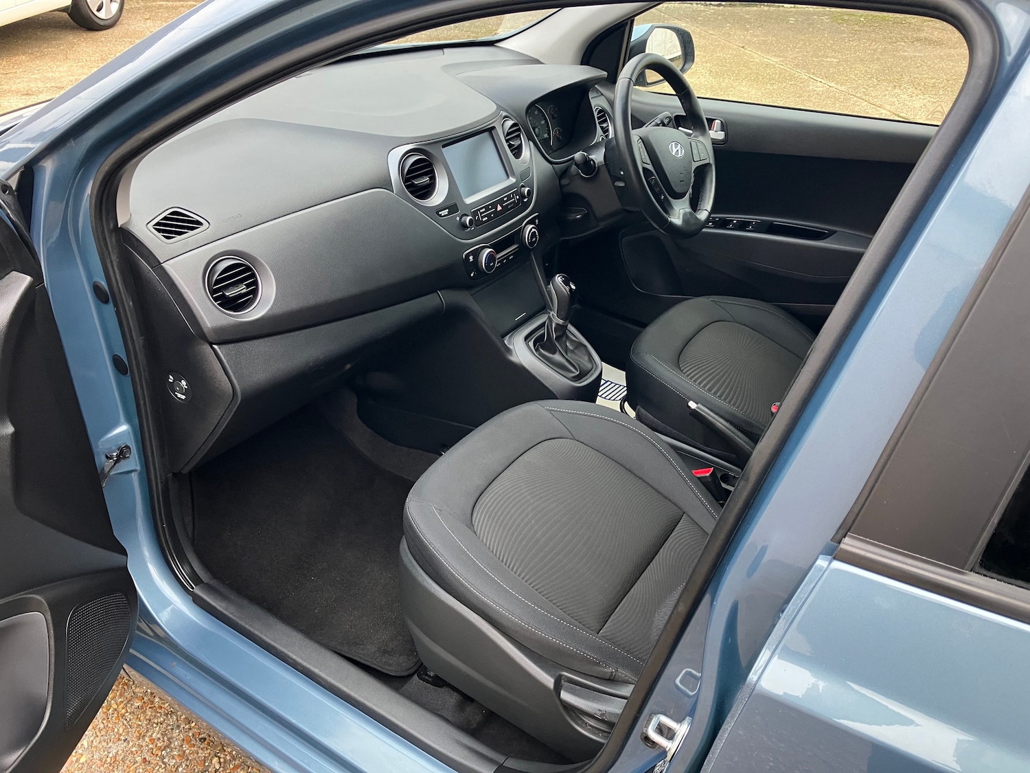 Used Hyundai i10 2018 for sale - 76526926: Photo 6