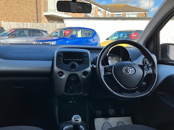 Used Toyota AYGO 2015 for sale - 76376831: Photo