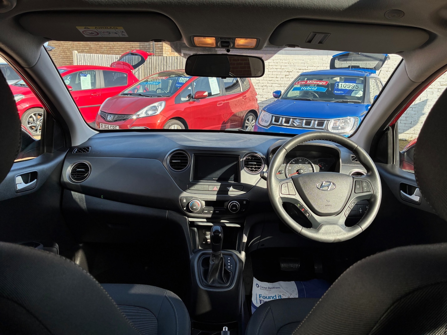 Used Hyundai i10 2018 for sale - 77662618: Photo 4