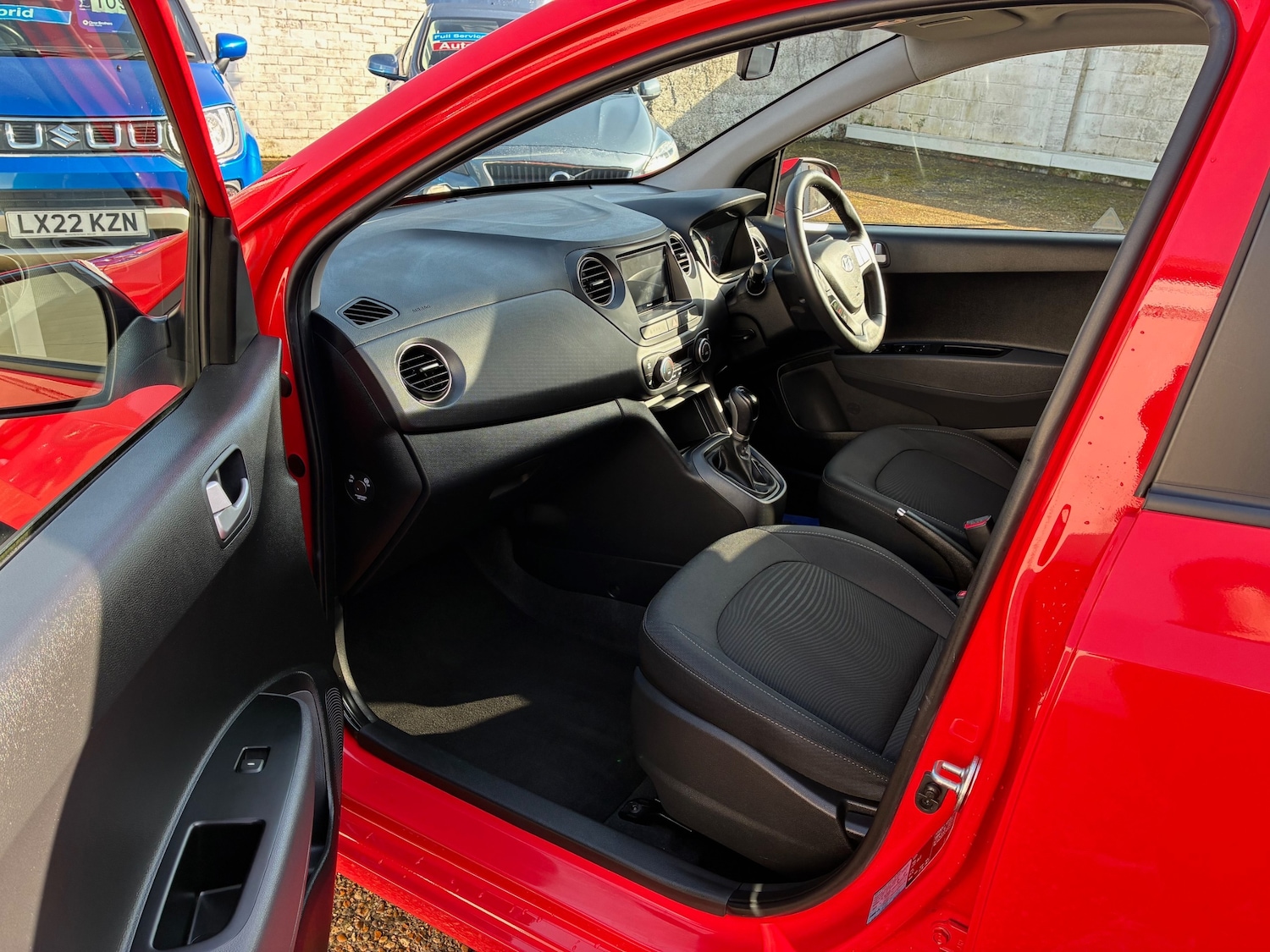 Used Hyundai i10 2018 for sale - 77662618: Photo 6