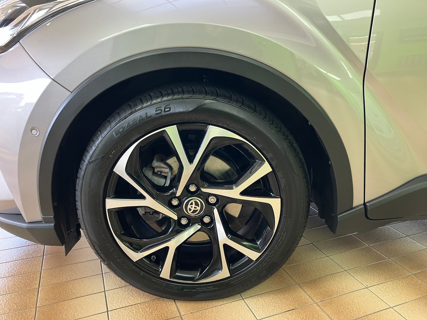 Used Toyota C-HR 2021 for sale - 76357789: Photo 11