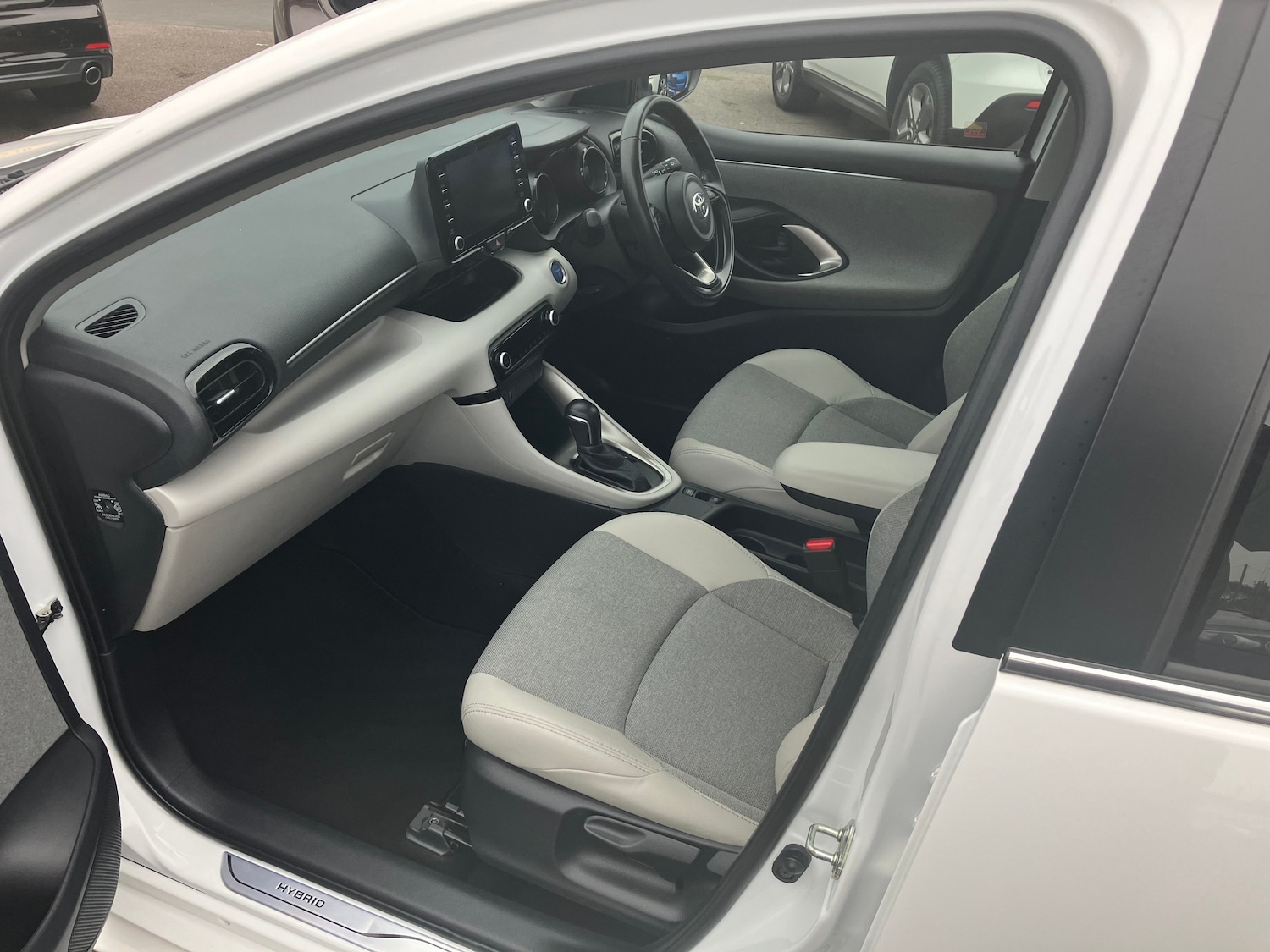 Used Toyota Yaris 2021 for sale - 76232348: Photo 6