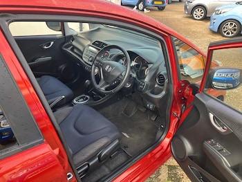 Used Honda Jazz 2014 for sale - 79163341: Photo