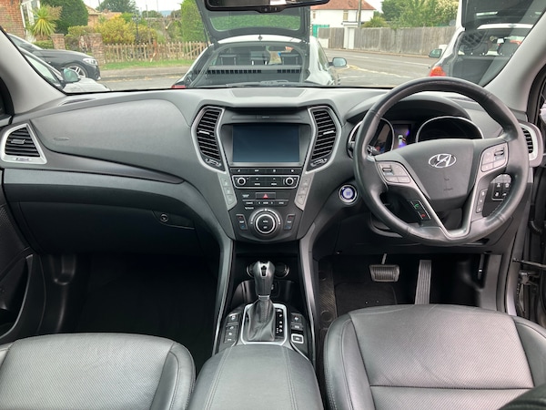 Used Hyundai Santa Fe 2016 for sale - 75713641: Photo 2