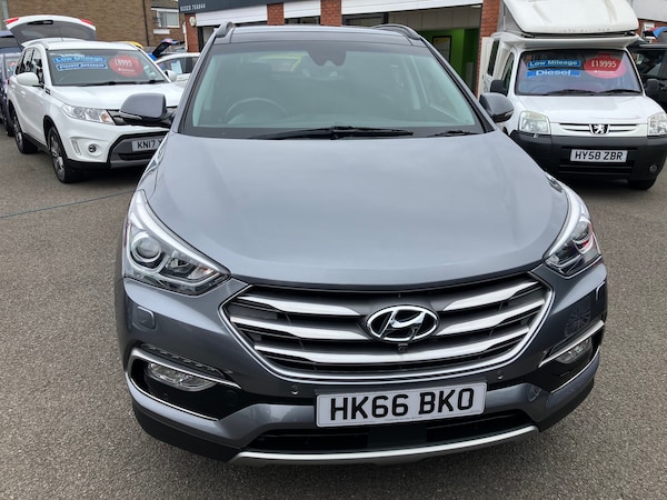 Used Hyundai Santa Fe 2016 for sale - 75713641: Photo 3