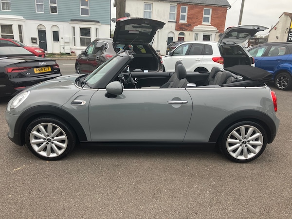 Used MINI Convertible 2017 for sale - 76232323: Photo 10