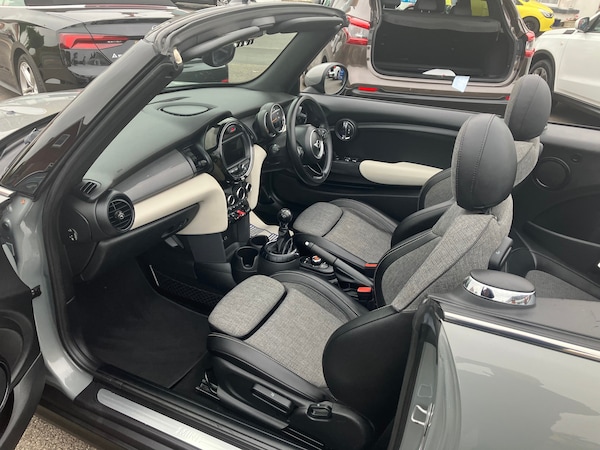 Used MINI Convertible 2017 for sale - 76232323: Photo 7
