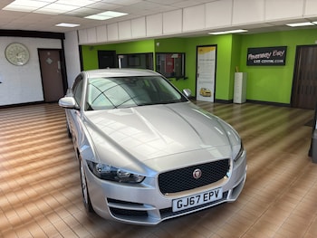 Used Jaguar XE 2017 for sale - 79608486: Photo