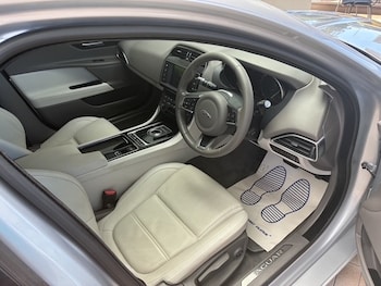 Used Jaguar XE 2017 for sale - 79608486: Photo