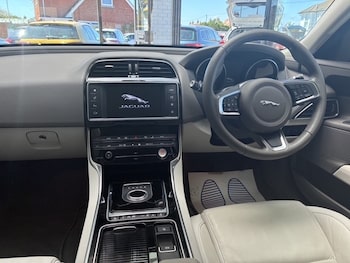 Used Jaguar XE 2017 for sale - 79608486: Photo