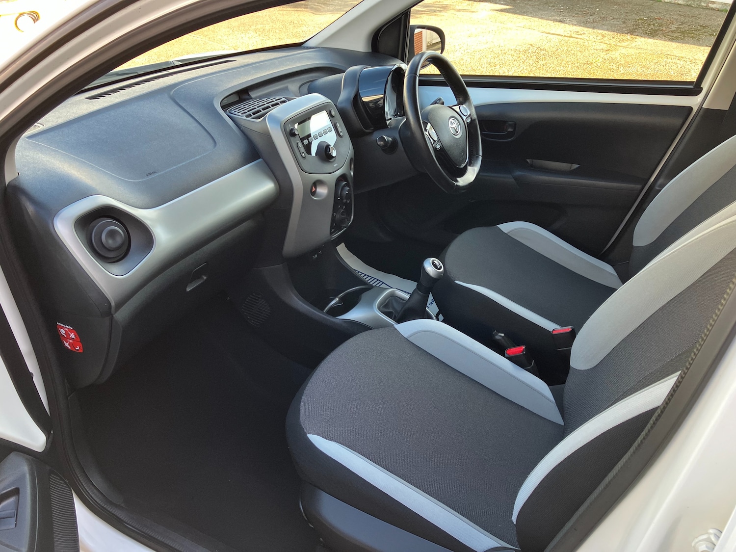 Used Toyota AYGO 2015 for sale - 76819763: Photo 6