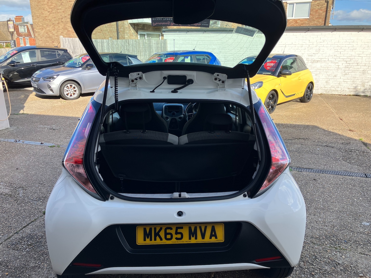 Used Toyota AYGO 2015 for sale - 76819763: Photo 8