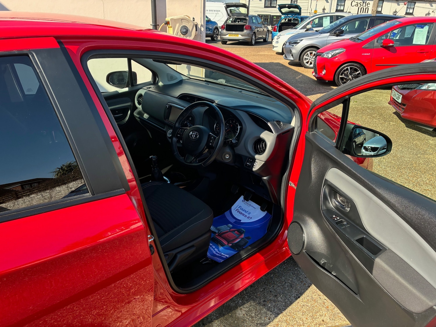 Used Toyota Yaris 2016 for sale - 78064986: Photo 2