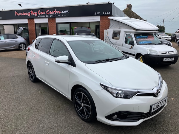 Used Toyota Auris 2017 for sale - 74210478: Photo 1