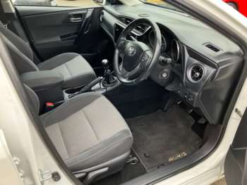 Used Toyota Auris 2017 for sale - 74210478: Photo