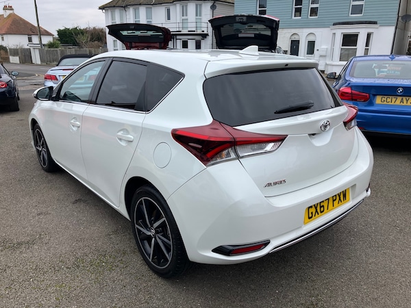 Used Toyota Auris 2017 for sale - 74210478: Photo 3