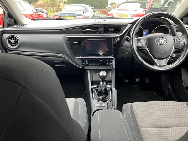 Used Toyota Auris 2017 for sale - 74210478: Photo 4