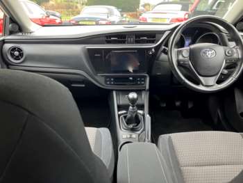 Used Toyota Auris 2017 for sale - 74210478: Photo
