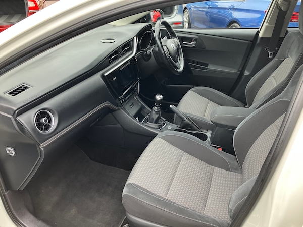 Used Toyota Auris 2017 for sale - 74210478: Photo 6