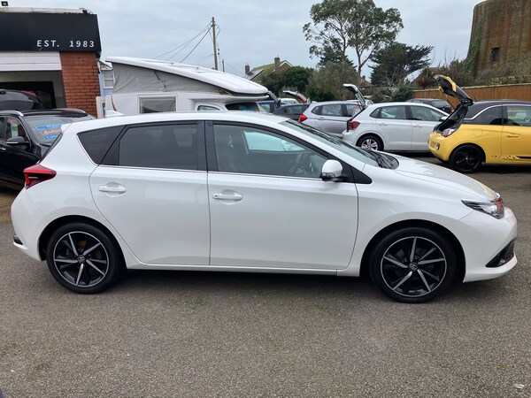 Used Toyota Auris 2017 for sale - 74210478: Photo 7