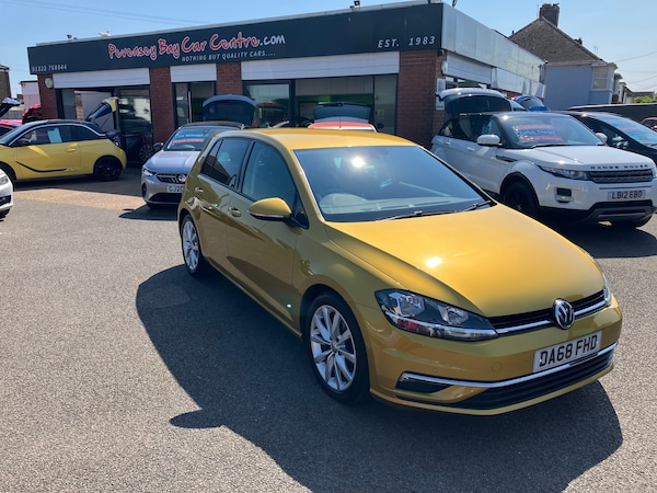 Used Volkswagen Golf 2018 for sale - 74897063: Photo 1