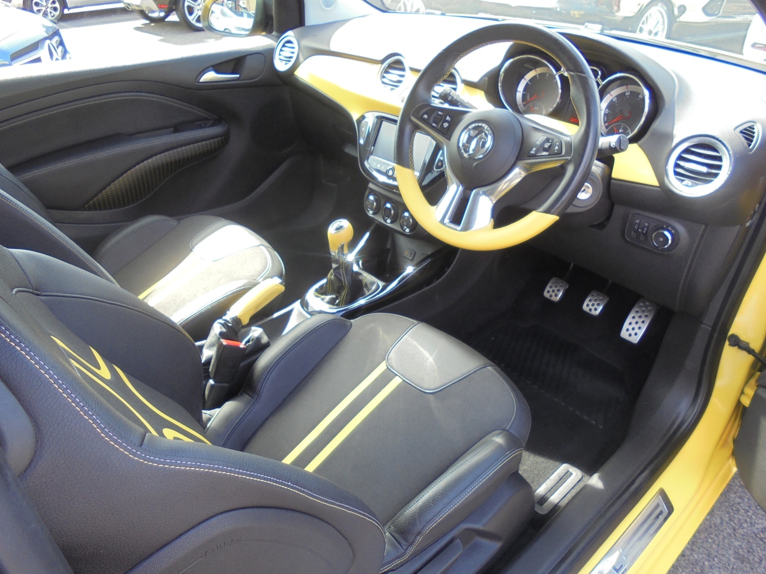 Used Vauxhall ADAM 2013 for sale - 76604296: Photo 2