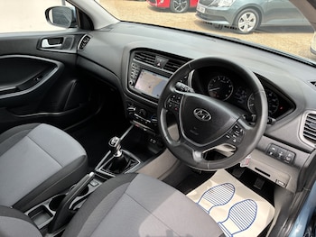 Used Hyundai i20 2017 for sale - 79482786: Photo