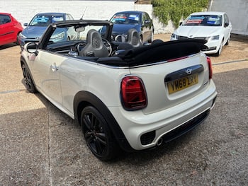 Used MINI Convertible 2018 for sale - 79743662: Photo