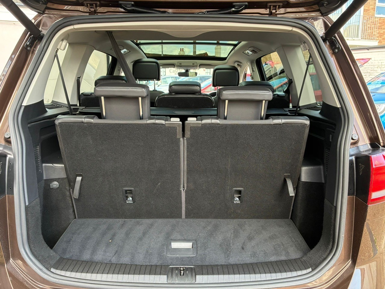 Used Volkswagen Touran 2016 for sale - 77890572: Photo 11